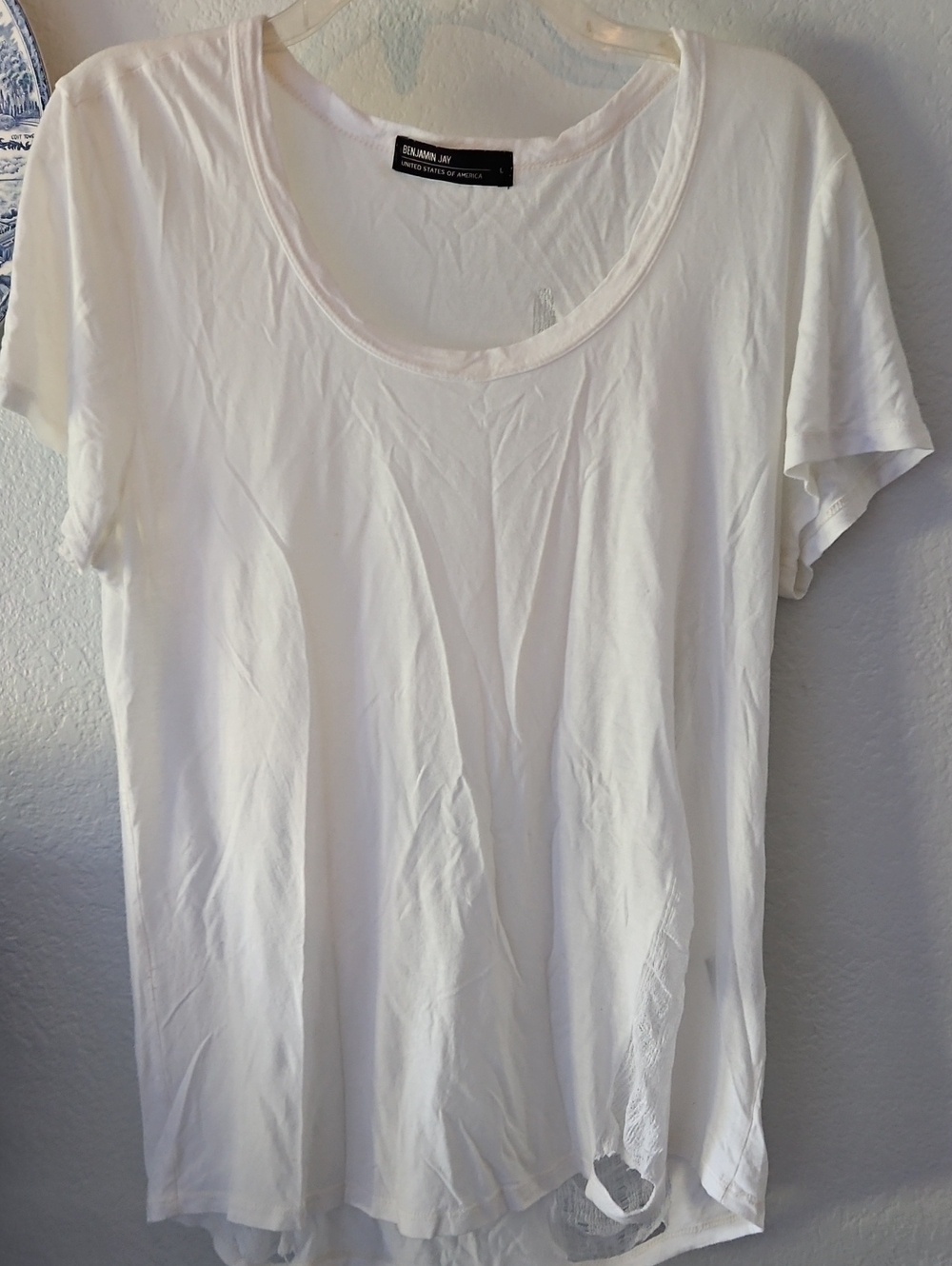 EUC Benjamin Jay White Scoop Neck Short Sleeve Tee -Distressed Relaxed Fit